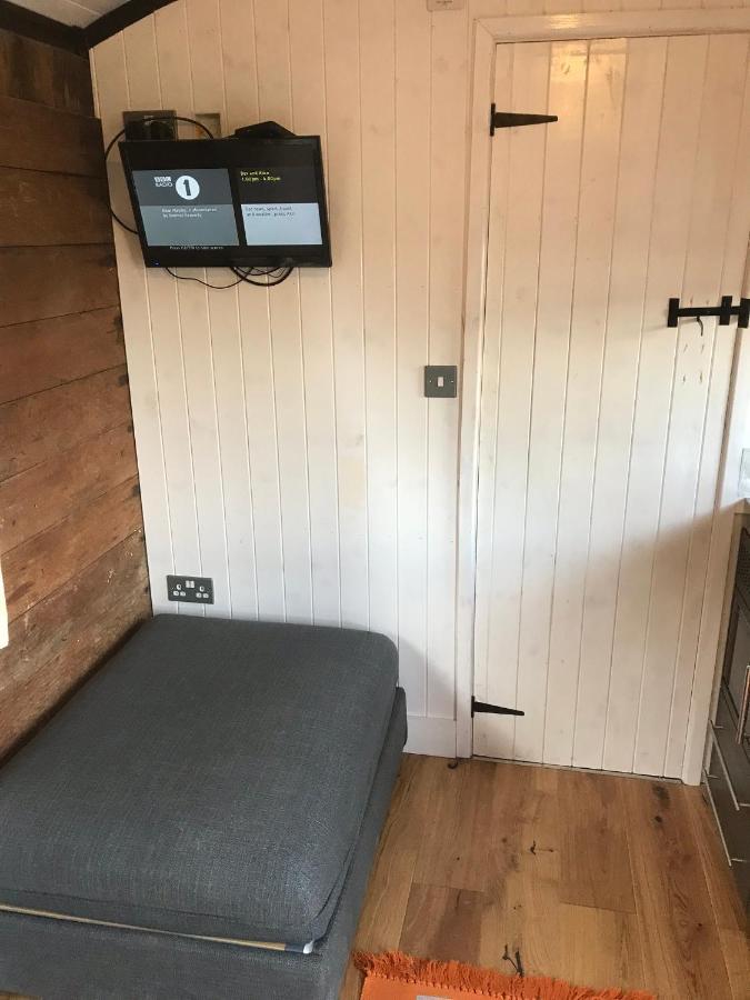 Апартаменти Luxury Cosy Carriage With Electric Private Hot Tub Герефорд Екстер'єр фото